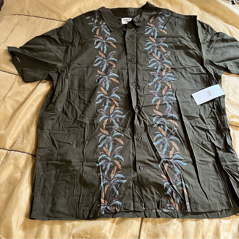 Hurley Green Short Sleeve Button Down Men’s XXL